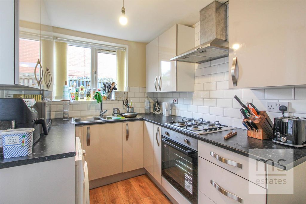 Property photo 3 of 10 Img_0169.Jpg