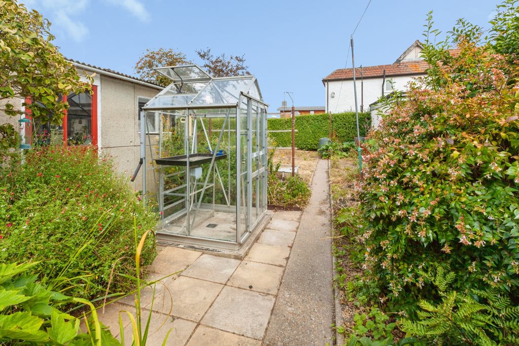 Property photo 2 of 24