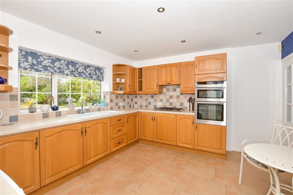 Property photo 3 of 16 Kitchen