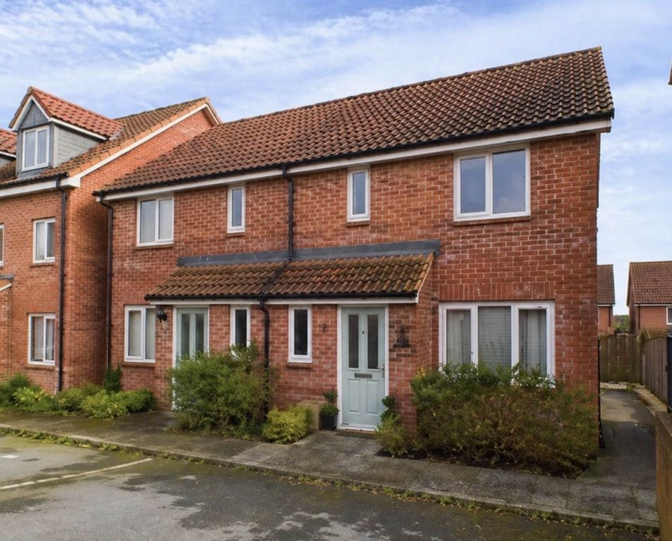 Property photo 2 of 11