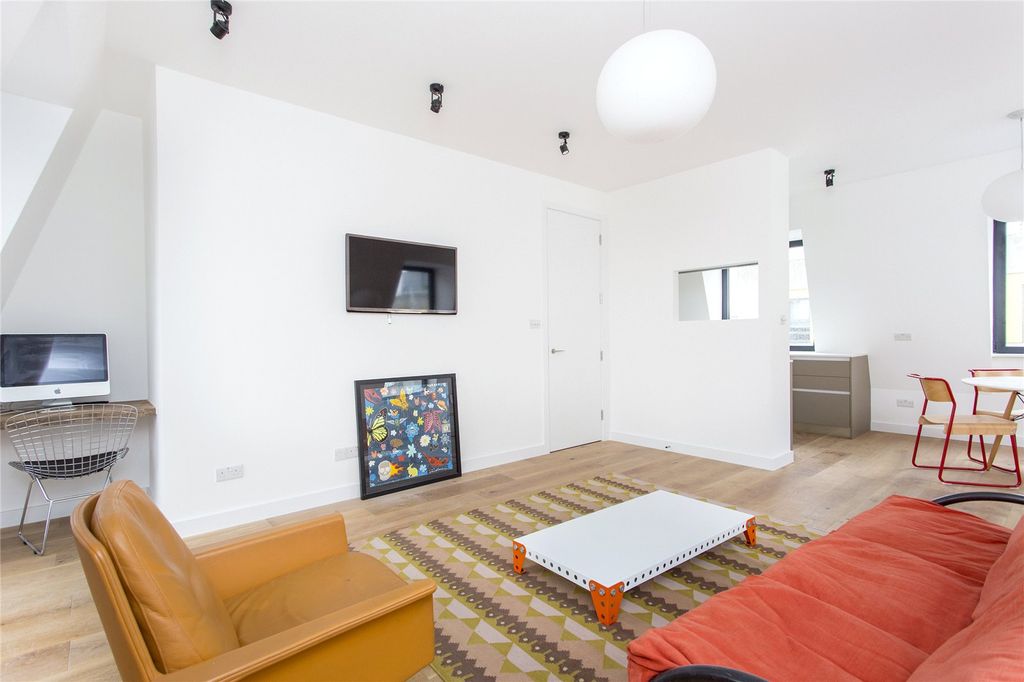 Property photo 3 of 16