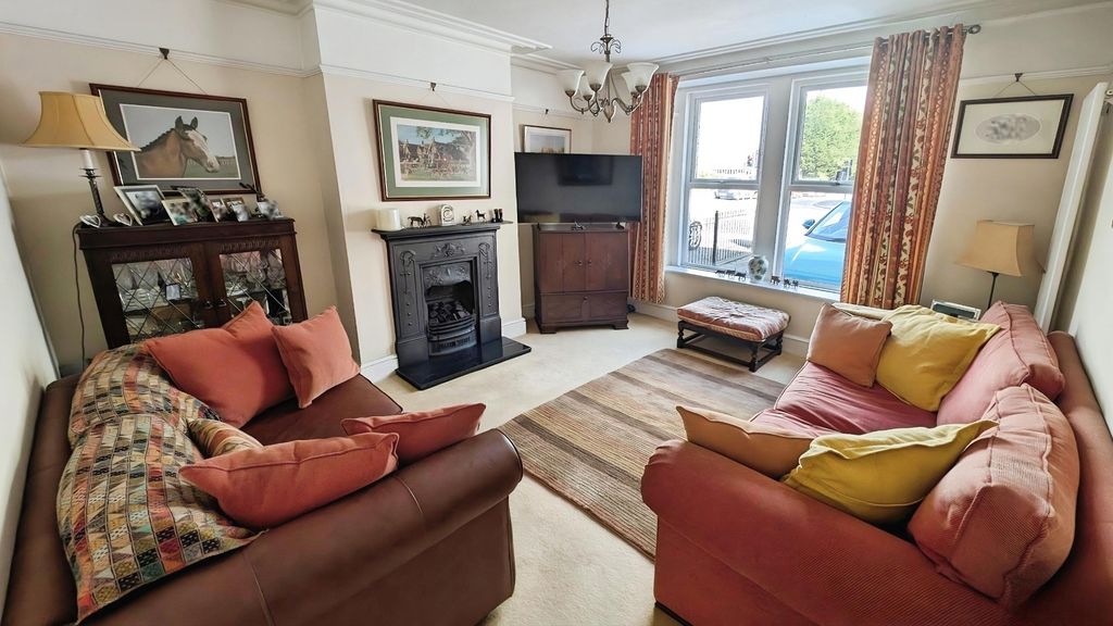 Property photo 2 of 25 Pbox-Img.Jpg
