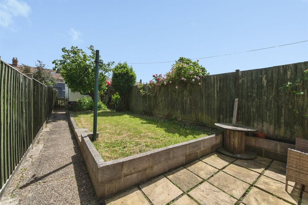 Property photo 2 of 19