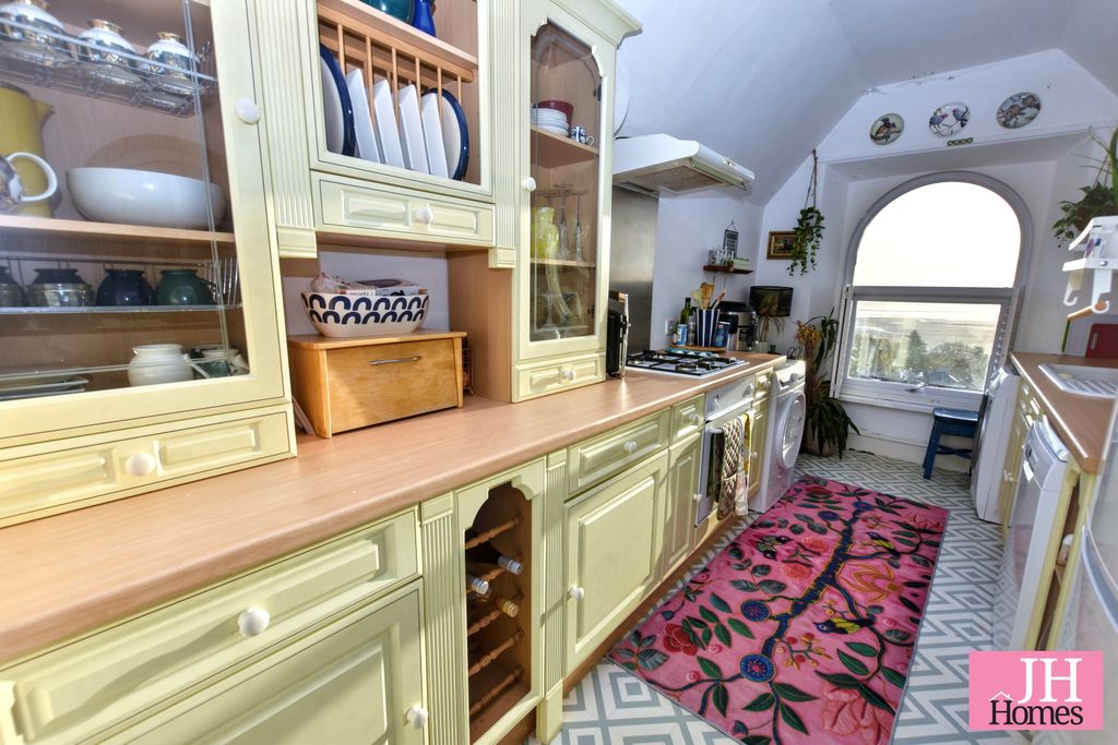 Property photo 3 of 23