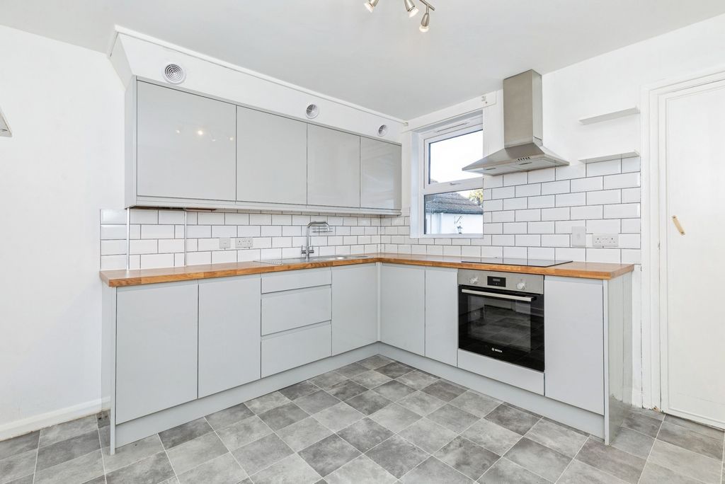 Property photo 2 of 11 Photo