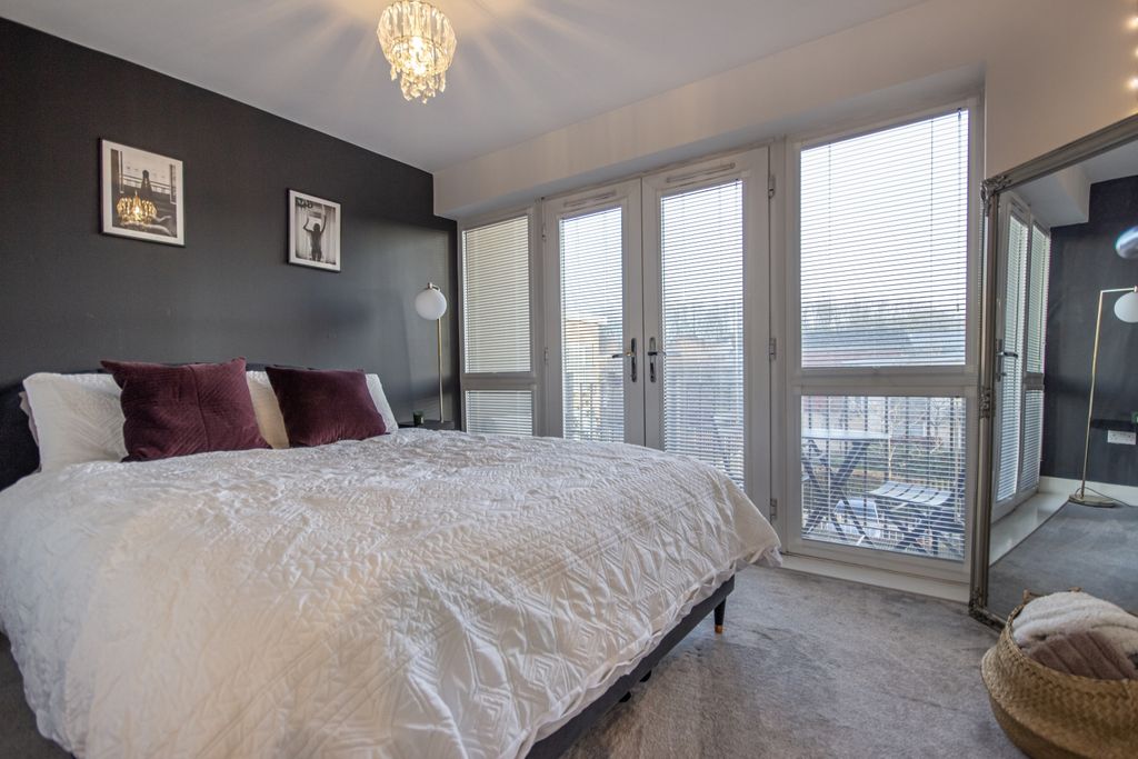 Property photo 3 of 15 6