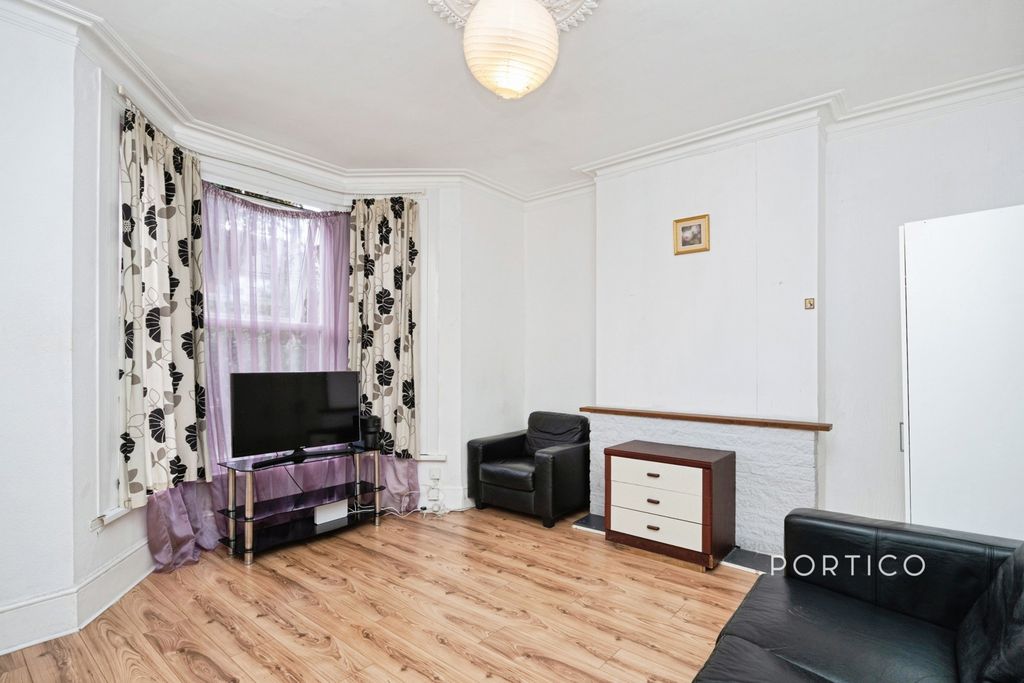 Property photo 1 of 29 Pbox-Img.Jpg
