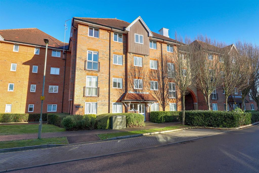 Property photo 1 of 12