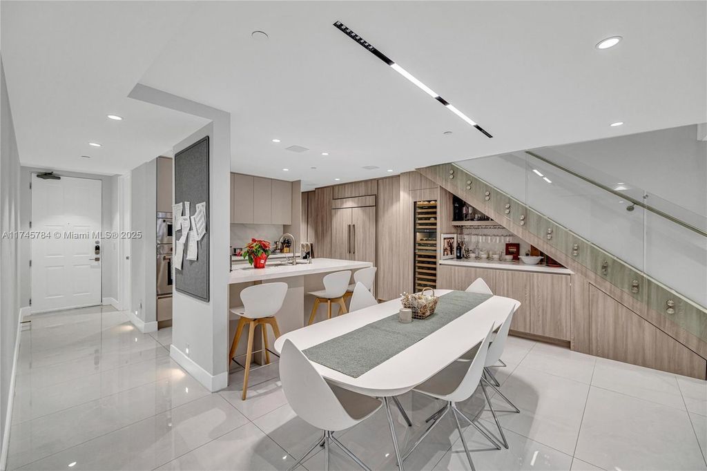 Property photo 3 of 12 <Alttext/>