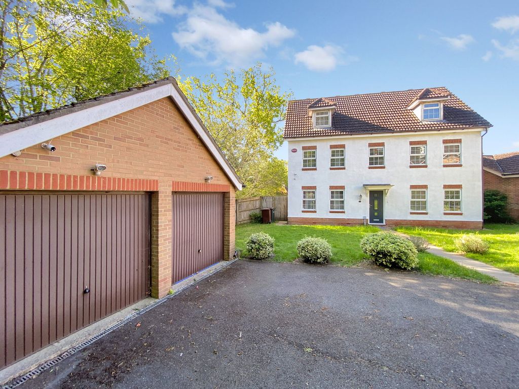 Property photo 1 of 28