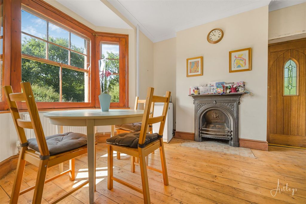 Property photo 3 of 44 Kitchen / Dining Room
