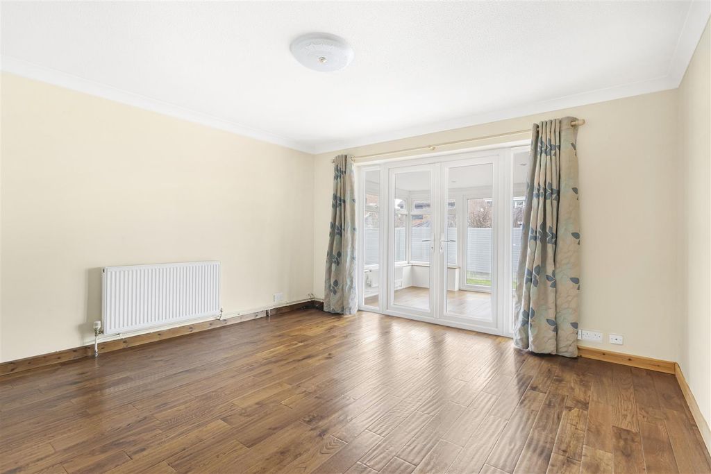Property photo 3 of 16 8_47415.Jpg