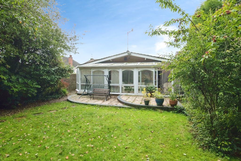 woodgreen-road-oldbury-west-midlands-b68-3-bed-bungalow-for-sale