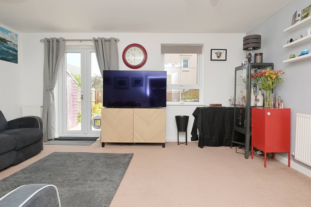 Property photo 3 of 25