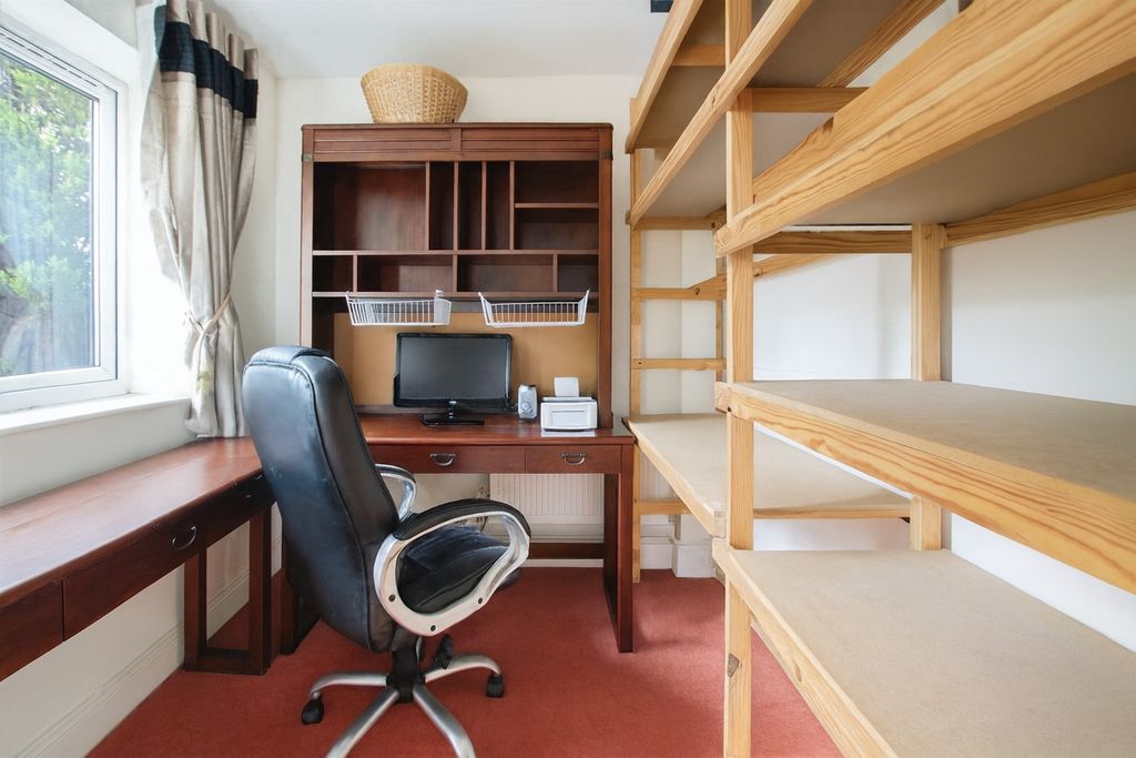 Property photo 3 of 27