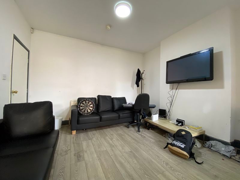 Property photo 3 of 10 Photo 4