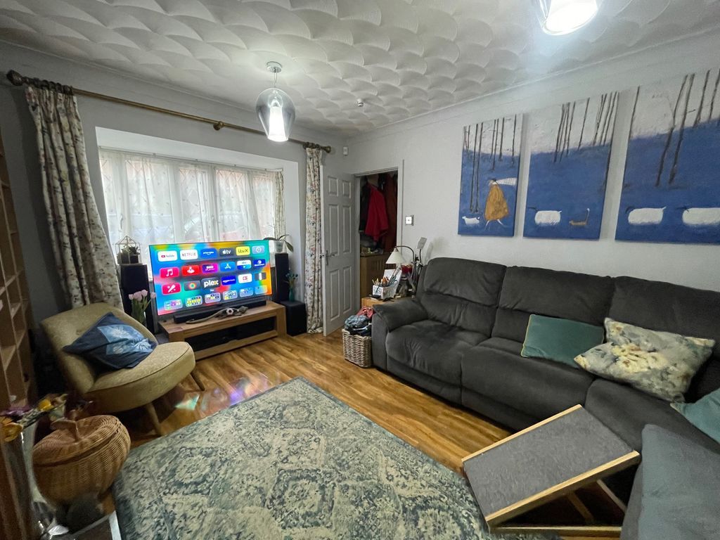 Property photo 2 of 12 Photo 5