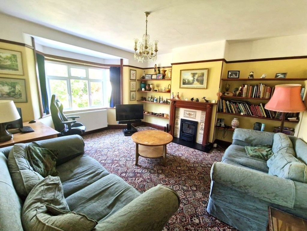 Property photo 3 of 18