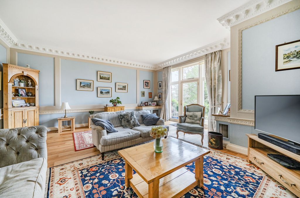 Property photo 3 of 31 1422477-10-69B932...