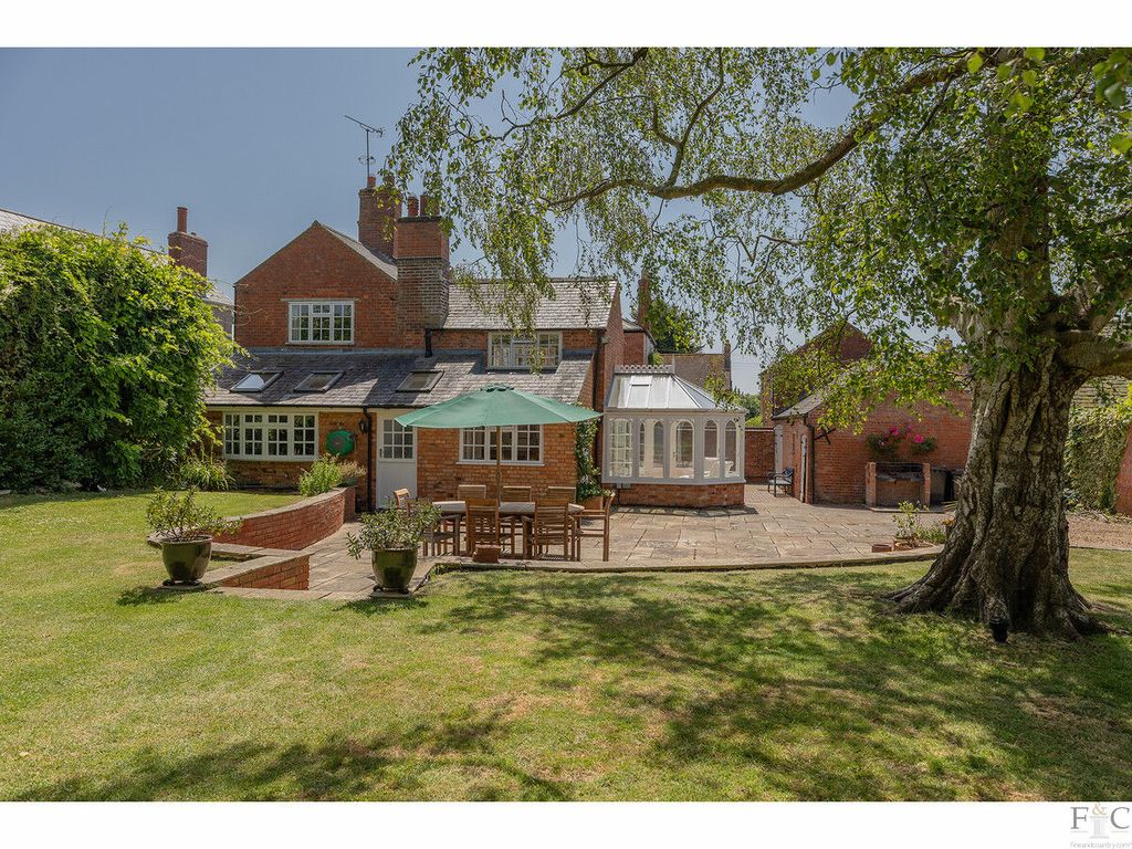 Property photo 3 of 35