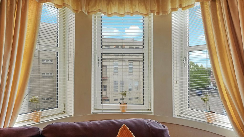 Property photo 3 of 20 Bay Window