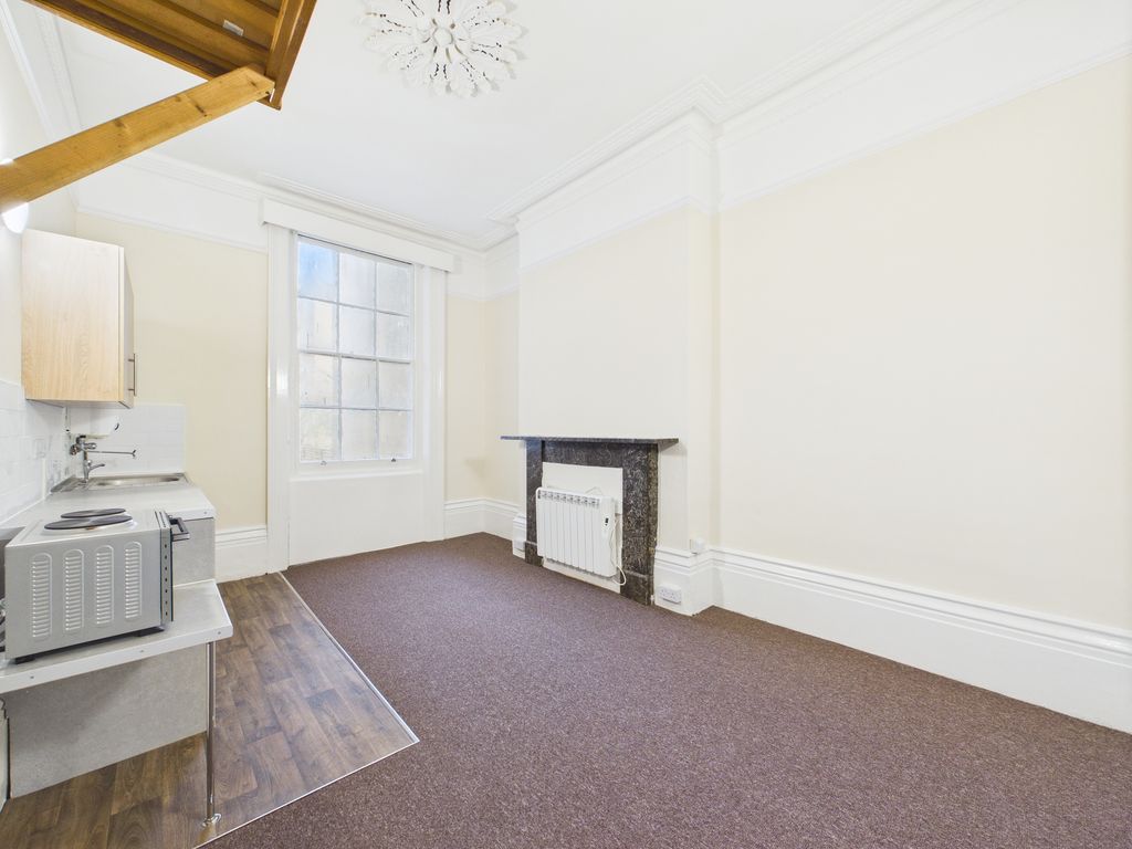 Property photo 3 of 7 Cam04693G0-Pr0097-Still002