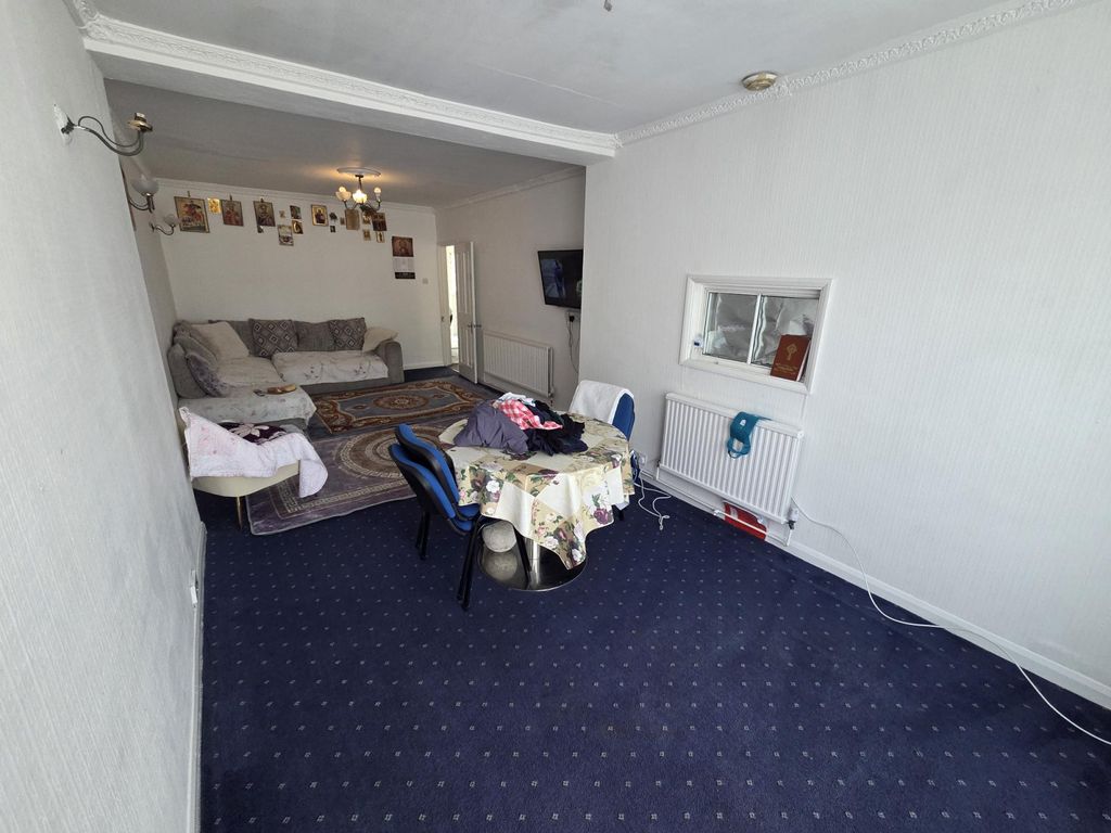 Property photo 2 of 19 Gallery