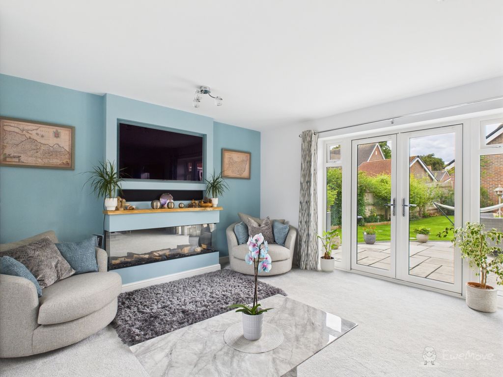 Property photo 3 of 25 Living Room- Mark Stephens Ewemove Newmarket And S