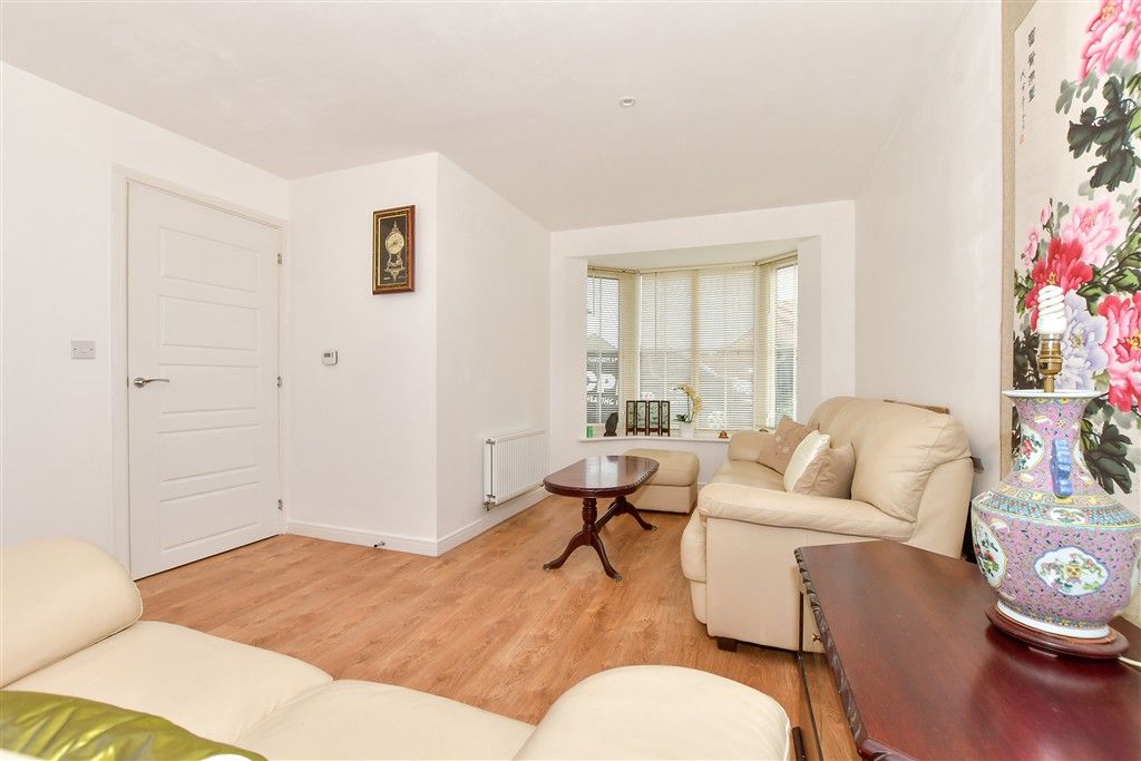 Property photo 1 of 10 Lounge