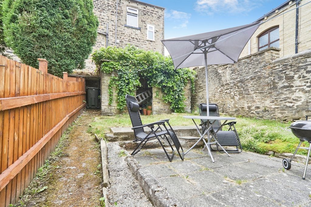 Property photo 2 of 14
