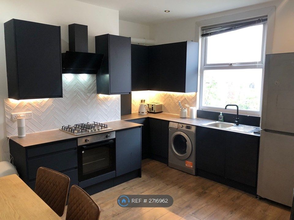 Property photo 2 of 25