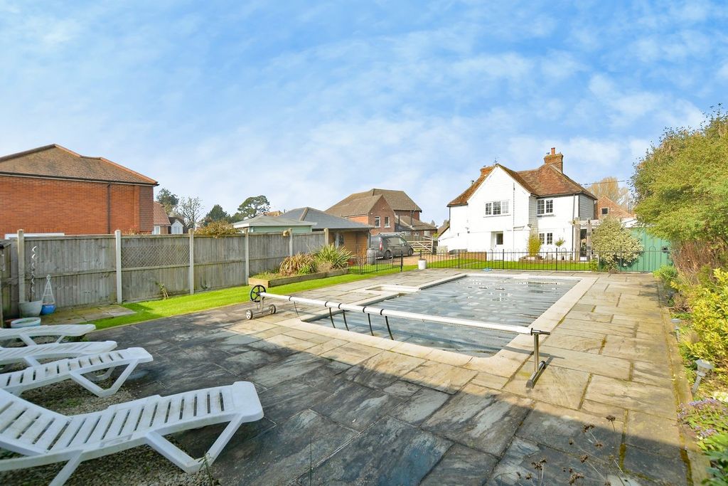 Property photo 1 of 34