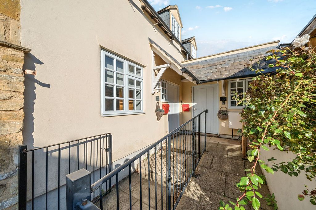 Property photo 1 of 8 Front