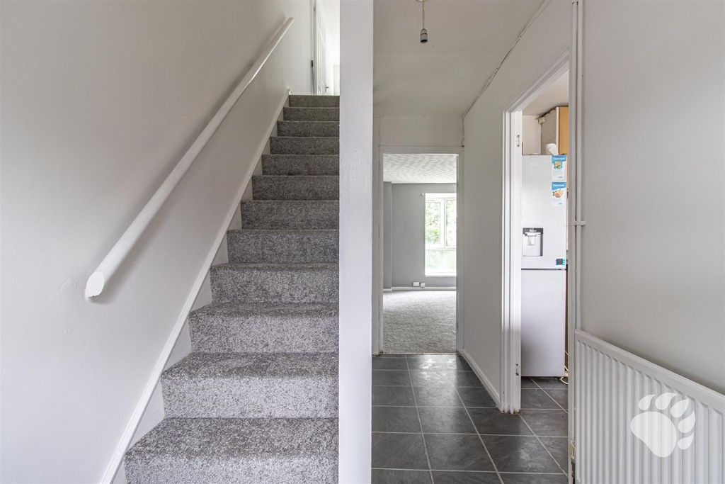 Property photo 3 of 15 Entrance Hall