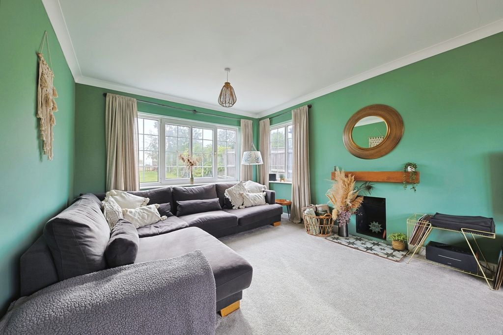 Property photo 2 of 22 4550525