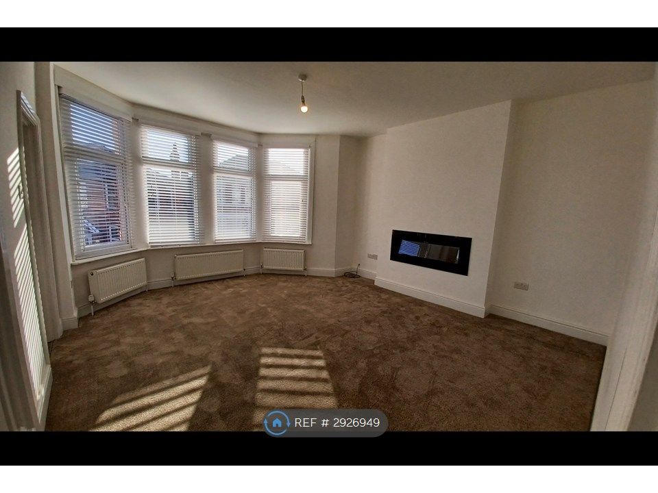 Property photo 2 of 7 Lounge