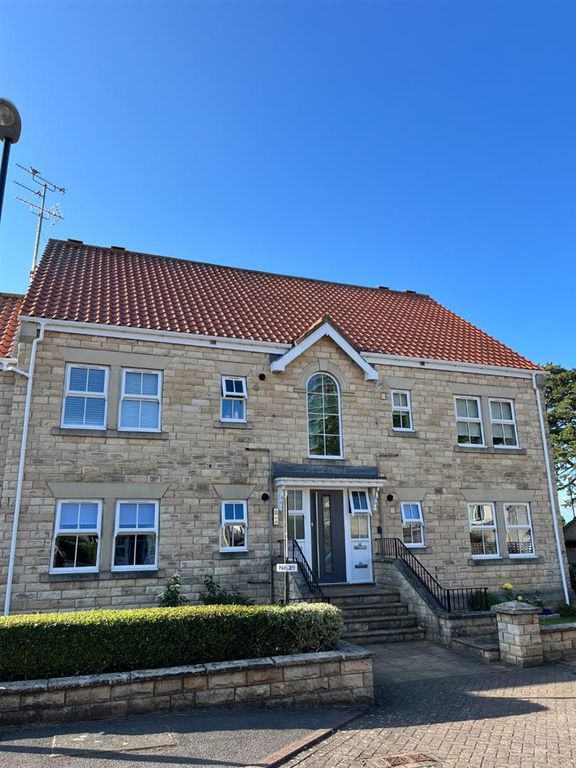 Property photo 1 of 7 Entrance