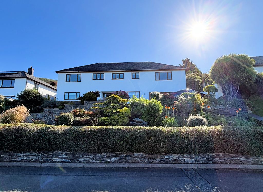 Property photo 1 of 53