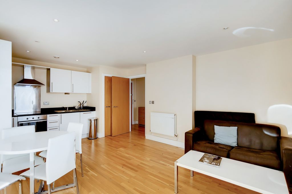 Property photo 1 of 12 Reception/Kitchen