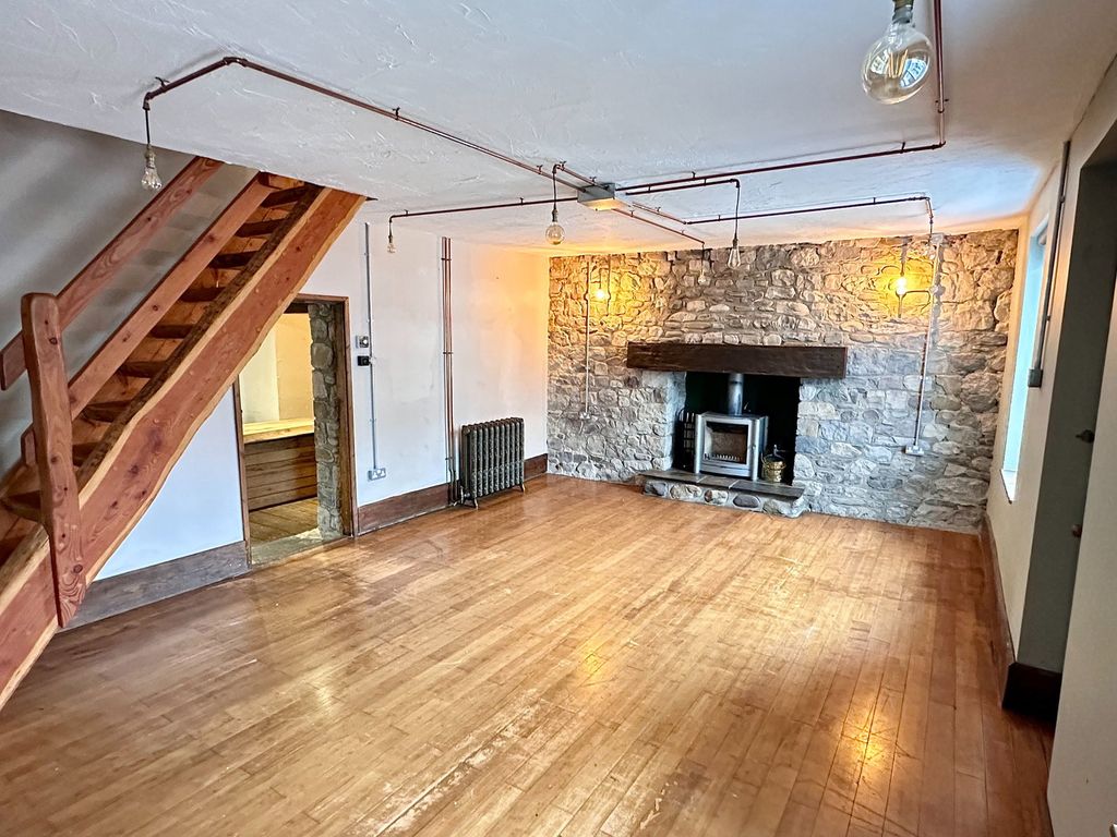 Property photo 3 of 23