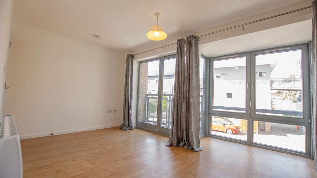 Property photo 2 of 5 Dsc06124.Jpg