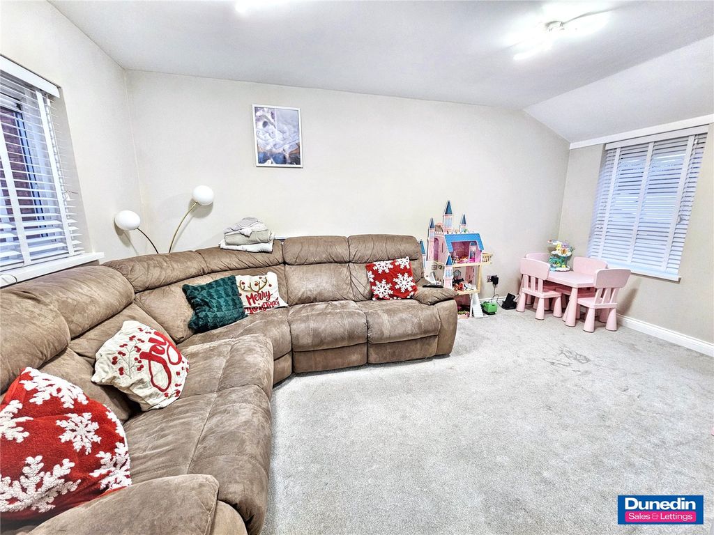 Property photo 2 of 12 Picture No. 22