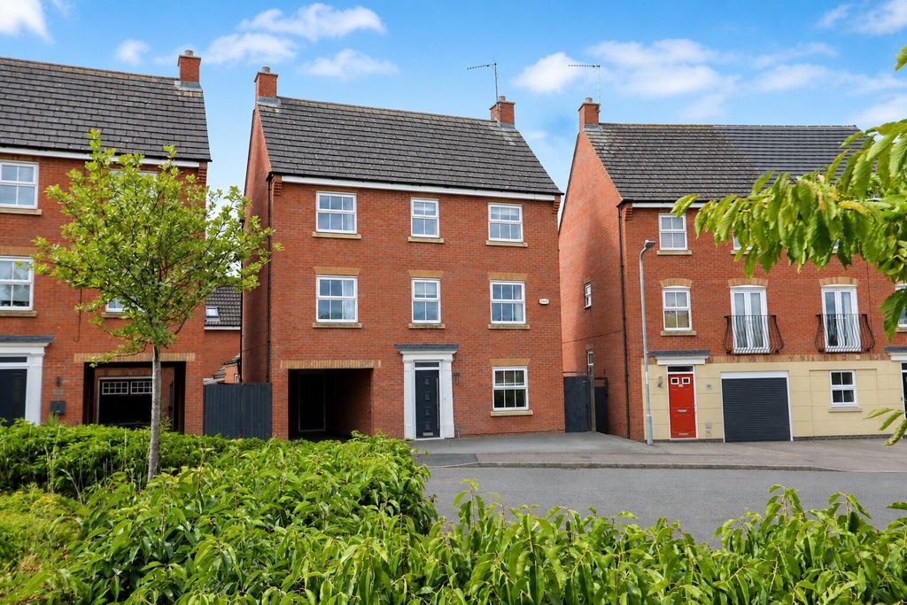 Property photo 1 of 38