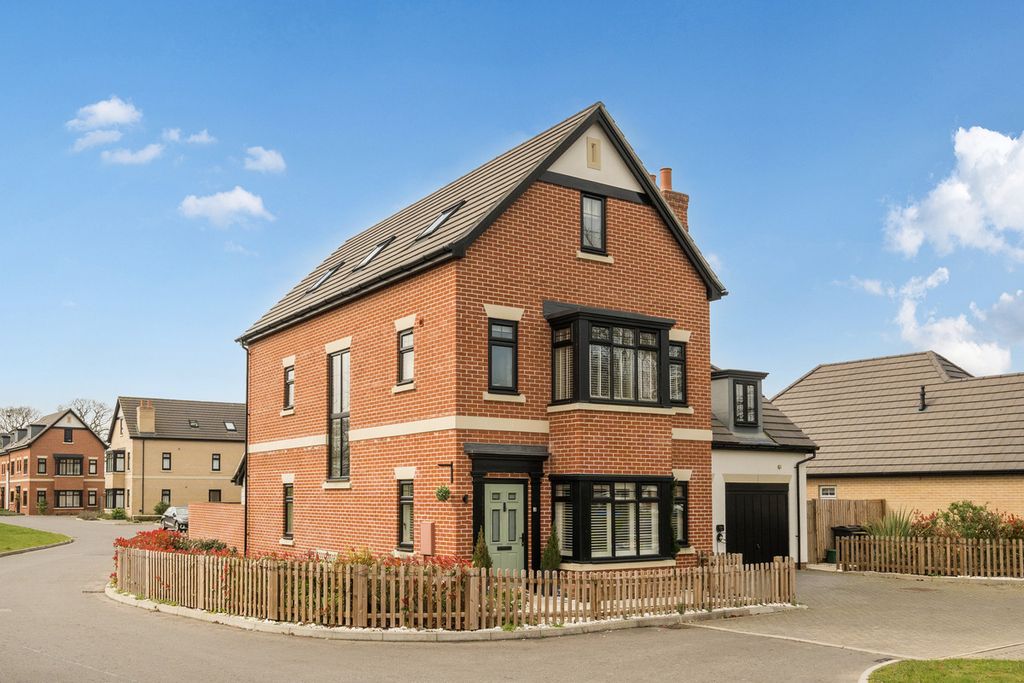 Property photo 1 of 21