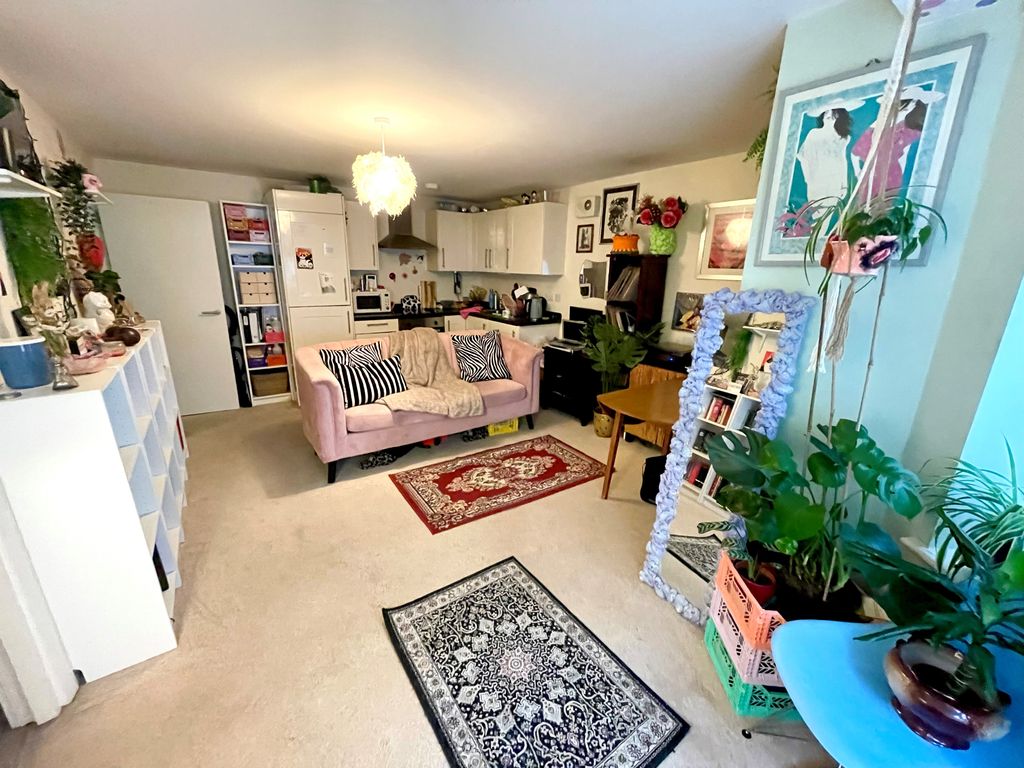 Property photo 2 of 6