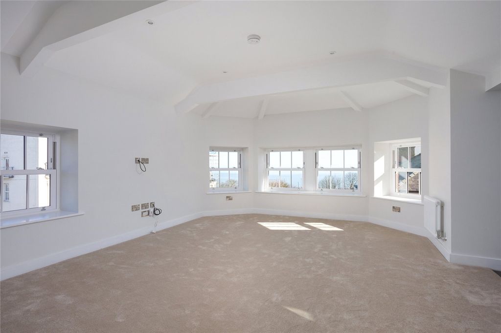 Property photo 2 of 12 Living Room