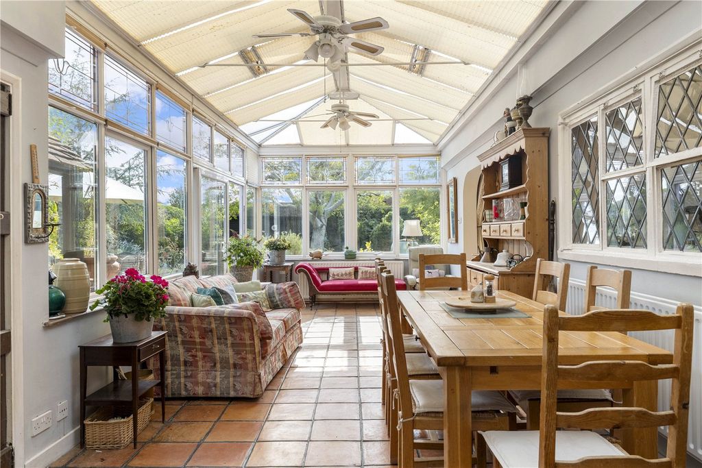 Property photo 3 of 18 Conservatory