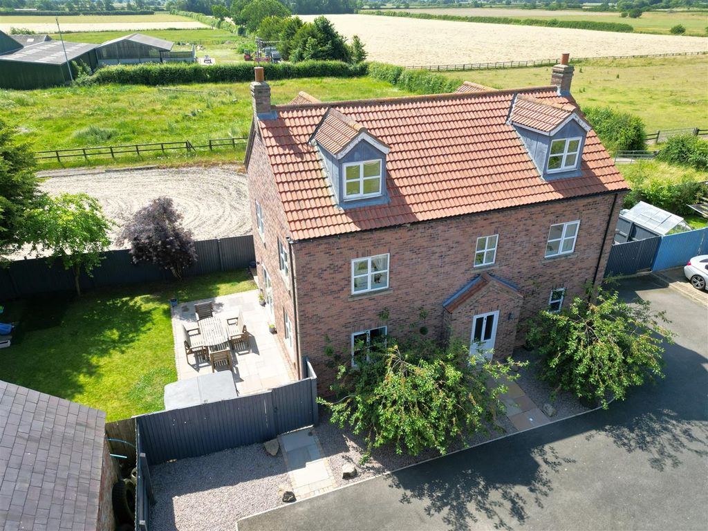 Property photo 1 of 27