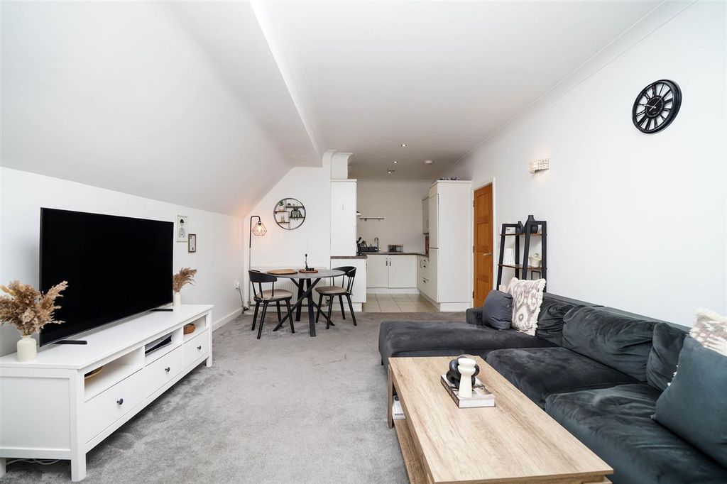 Property photo 3 of 13 Photo-2.Jpg