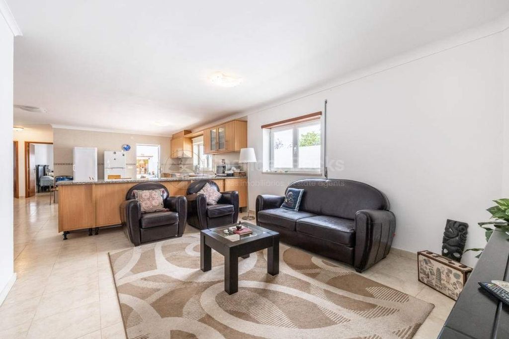 Property photo 3 of 36